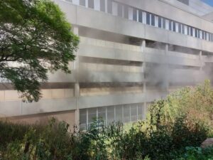 Smoke rising from the fire at Charlotte Maxeke Hospital, source: DA.