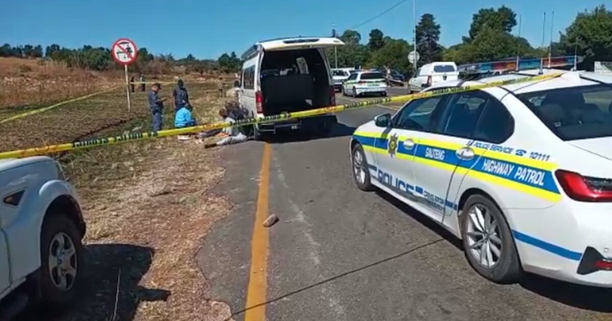 Swift response by Gauteng Serious and Violent Crimes Unit and other law enforcement agencies today led to the arrest of 8 courier vehicle robbery suspects. Stolen property and unlicensed firearms recovered #TrioCrimes #PartnershipPolicing. Source: SAPS
