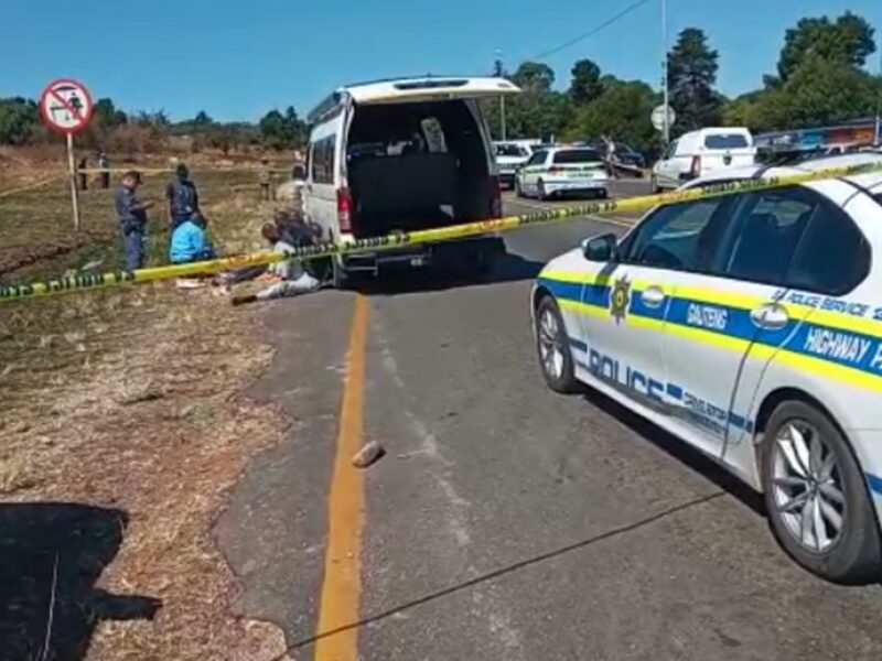 Swift response by Gauteng Serious and Violent Crimes Unit and other law enforcement agencies today led to the arrest of 8 courier vehicle robbery suspects. Stolen property and unlicensed firearms recovered #TrioCrimes #PartnershipPolicing. Source: SAPS