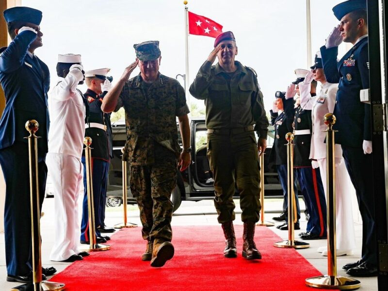 Lt. Gen. Aviv Kochavi (right), chief of staff of the Israel Defense Forces, with CENTCOM Commander, Gen. Kenneth F. McKenzie, Jr., June 23, 2021 Source: Twitter/IDF.