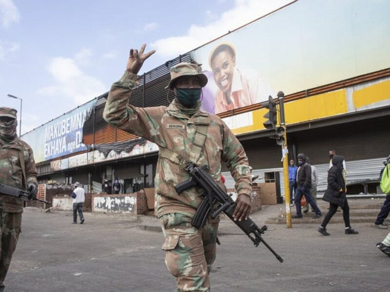 South African Defence Force troops on patrol in Alexandra, Johannesburg, following recent violence and looting. EFE-EPA/Kim Ludbrook