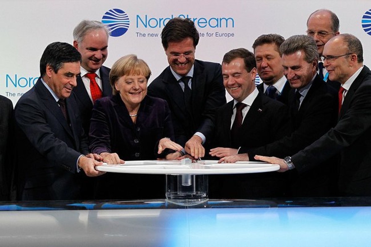 Ceremony of opening of gasoline Nord Stream. Among others Angela Merkel and Dmitry Medvedev, 8 November 2011. Source: www.kremlin.ru