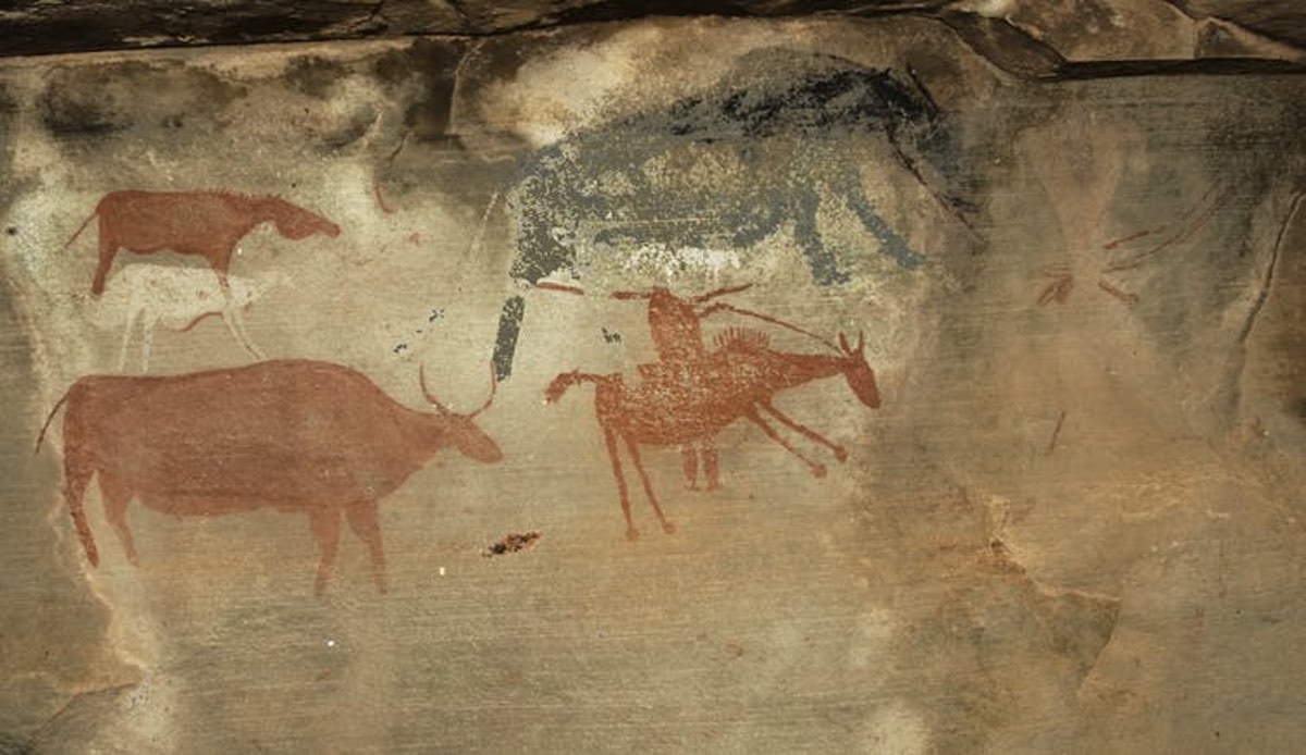 Painting of a raider on horseback (bottom right) with a musket and domestic stock. A ‘rain-animal’ (top right) was likely summoned to wash away the raiders’ tracks. Courtesy of Sam Challis and Brent Sinclair-Thomson