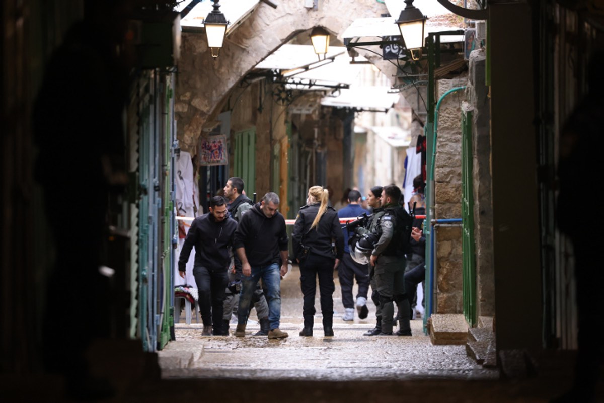 The scene of a terror attack in Jerusalem's Old City, Nov. 21, 2021. Photo by Yonatan Sindel/Flash90.