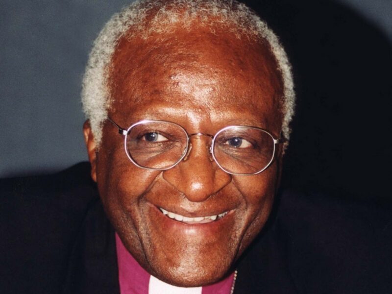 Archbishop Desmond Tutu, 1999, Washington; by John Mathew Smith & www.celebrity-photos.com from Laurel Maryland, USA.