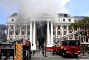 Parliament building on fire, Cape Town, South Africa; Source: DA.