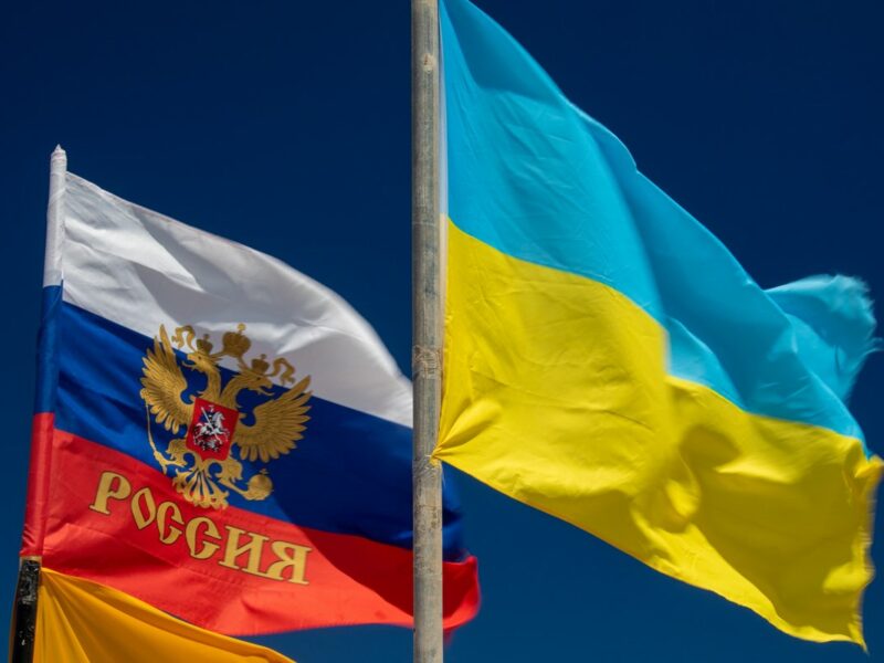 Flags of Russia and Ukraine, Source: https://www.publicdomainpictures.net/en/view-image.php?image=280507&picture=flag-of-russia-and-ukraine