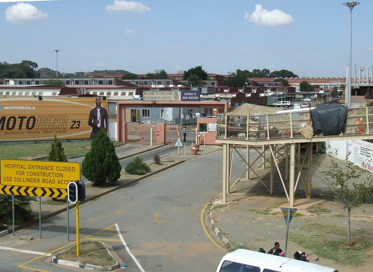 The Chris Hani Baragwanath Hospital, Soweto. By Robert Cutts, Commons: https://creativecommons.org/licenses/by/2.0/deed.en
