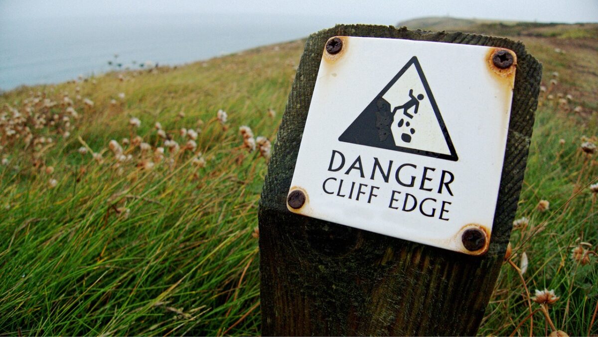 Danger, cliff edge; source: Pixabay https://pixabay.com/photos/danger-cliff-edge-sign-warning-851895/