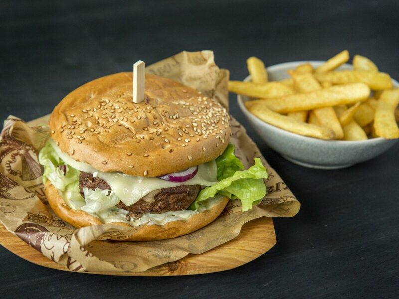 Fast food, burger & fries; Pixabay