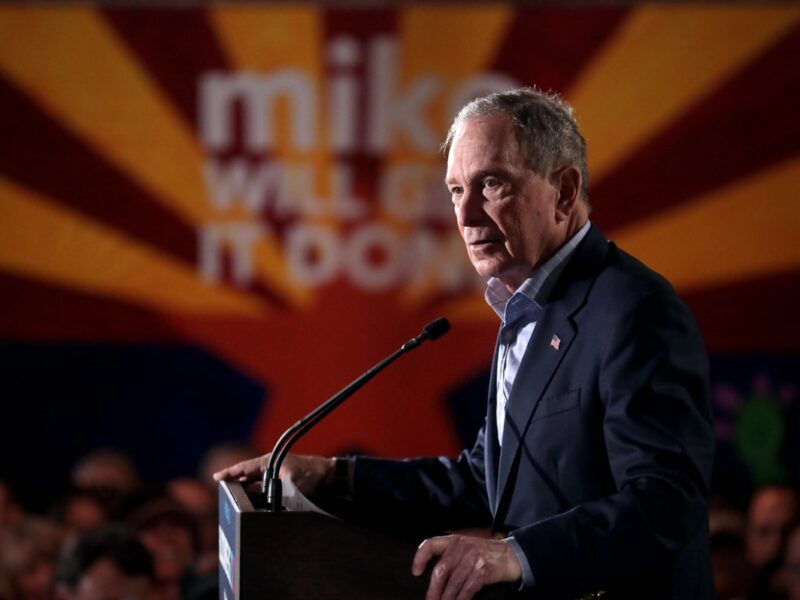 Former Mayor Mike Bloomberg speaking with supporters at a campaign rally at Warehouse 215 at Bentley Projects in Phoenix, Arizona. By Gage Skidmore, https://creativecommons.org/licenses/by-sa/2.0/.