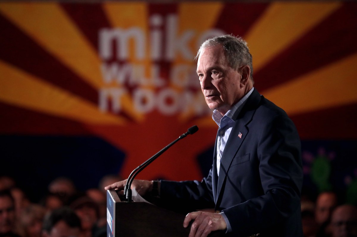Former Mayor Mike Bloomberg speaking with supporters at a campaign rally at Warehouse 215 at Bentley Projects in Phoenix, Arizona. By Gage Skidmore, https://creativecommons.org/licenses/by-sa/2.0/.