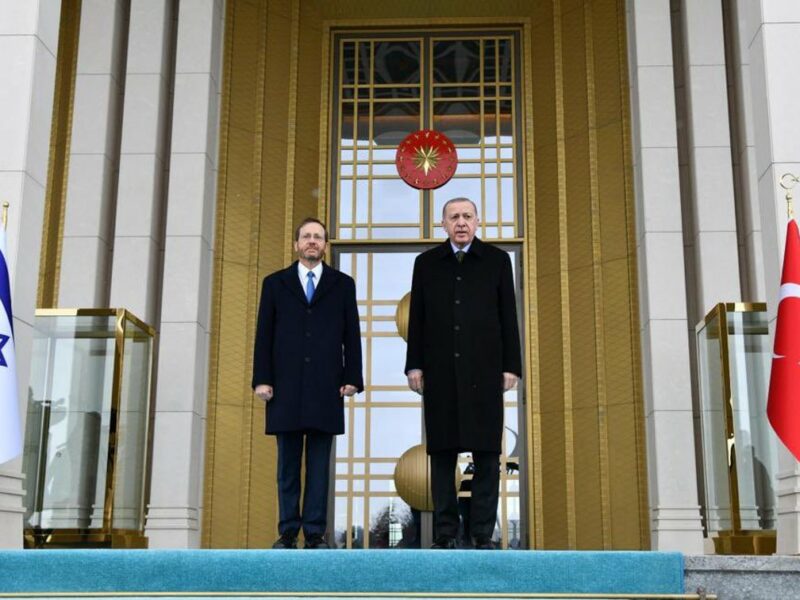 Israeli President Isaac Herzog and Turkish President Recep Tayyip Erdoğan in Turkey on March 9, 2022. Source: Isaac Herzog/Twitter.