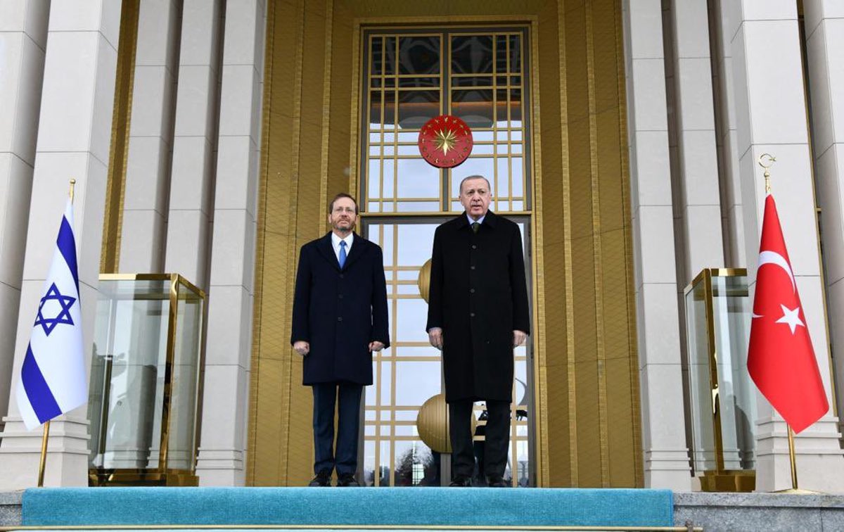 Israeli President Isaac Herzog and Turkish President Recep Tayyip Erdoğan in Turkey on March 9, 2022. Source: Isaac Herzog/Twitter.