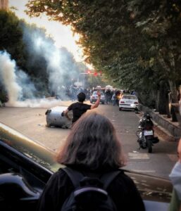 Iranians protest against the regime in Tehran, Sept. 20, 2022. Photo: Darafsh.