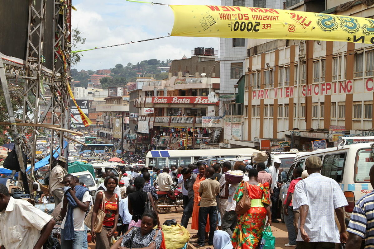 Downtown Uganda, taxi park overlook. May 2010, by Andrew Regan. https://creativecommons.org/licenses/by-sa/3.0/deed.en