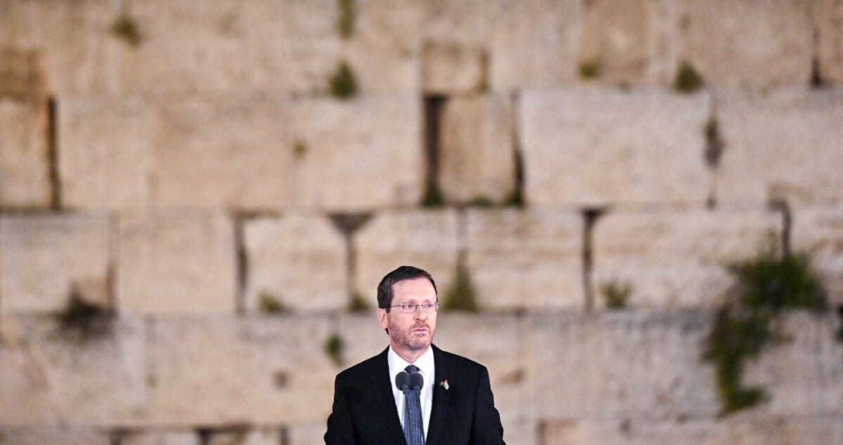 Israeli President Isaac Herzog at the Western Wall, speaking on the annual Remembrance Day for the Fallen of Israel's Wars and Victims of Terrorism, May 3, 2022. Credit: Kobi Gideon, GPO.