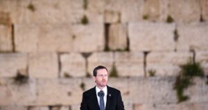 Israeli President Isaac Herzog at the Western Wall, speaking on the annual Remembrance Day for the Fallen of Israel's Wars and Victims of Terrorism, May 3, 2022. Credit: Kobi Gideon, GPO.