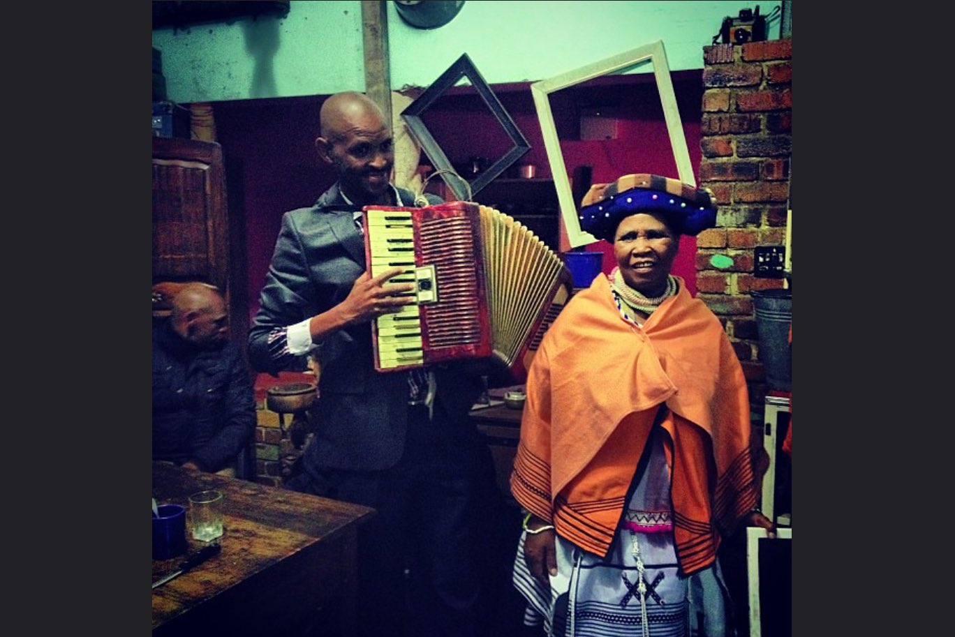 Madosini Latozi Mpahleni, at Bolo's place, Kliptown, 28 Apr 2013, by Stanislav Lvovsky. https://creativecommons.org/licenses/by-nc-nd/2.0/